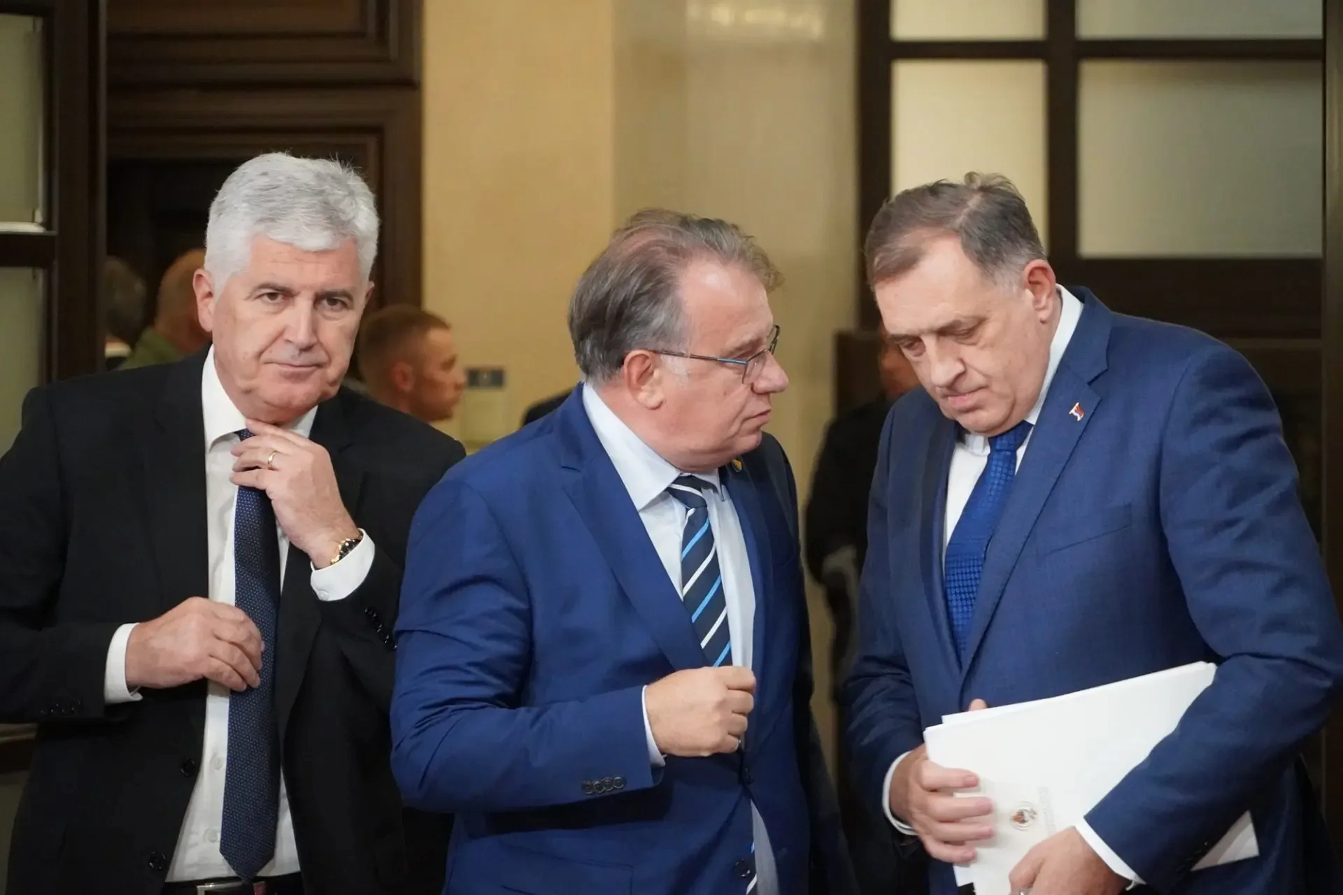 U jeku navodne borbe za Hrvate, Bošnjake i Srbe ide novo besramno bogaćenje političara i političkih kapitalista